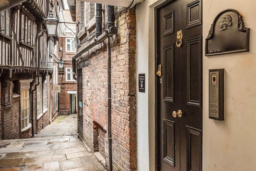 Rowntree One - Stunning Apartment- Grade II Listed York Exterior photo